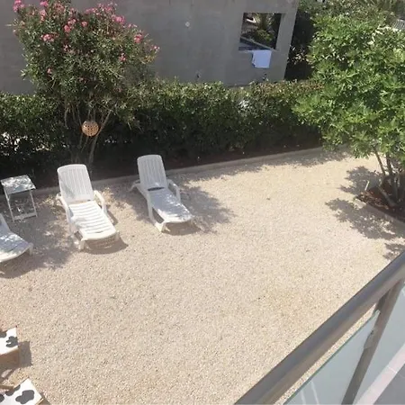 Smokva Avec Terasse Vir