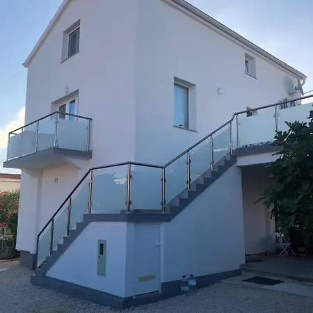 Smokva Avec Terasse Vir