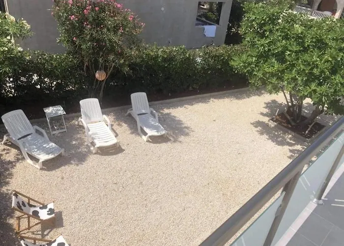 Smokva Avec Terasse ヴィル