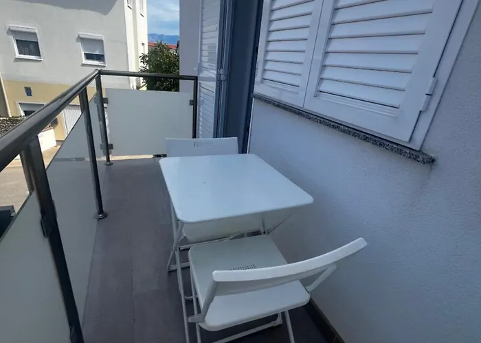 Smokva Avec Terasse ヴィル