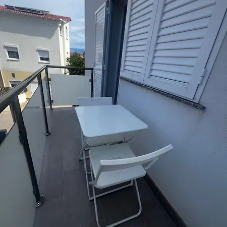 Smokva Avec Terasse Vir